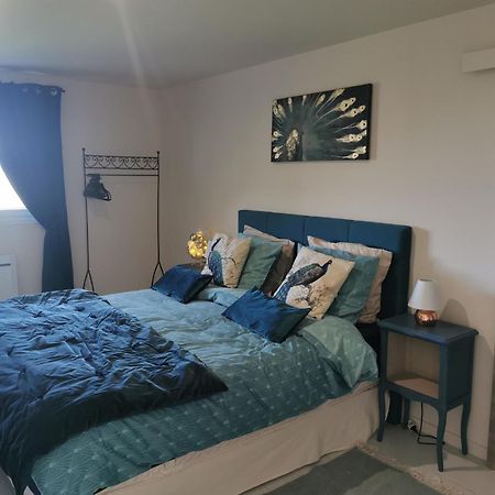 Au Domaine De Gigie Bed and Breakfast Chervettes Δωμάτιο φωτογραφία
